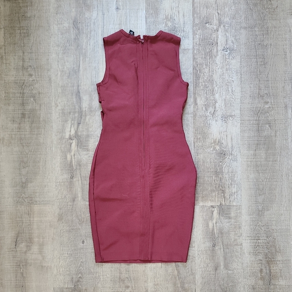 Windsor Wine Red Bandage Dress - Picture 3 of 8